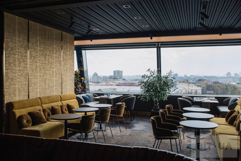 restoran_eleven_mirrows