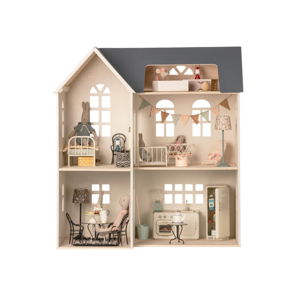 Що подарувати дівчинці на 8 років ляльковий будинок