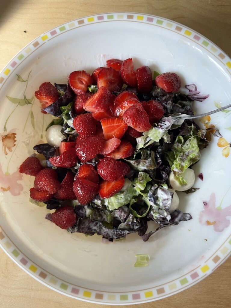 Салат до запеченого хеку